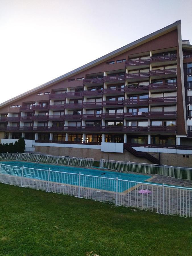 Studio Le Lacuzon Avec Piscine Et Tennis Exterieurs Ле-Русс Экстерьер фото